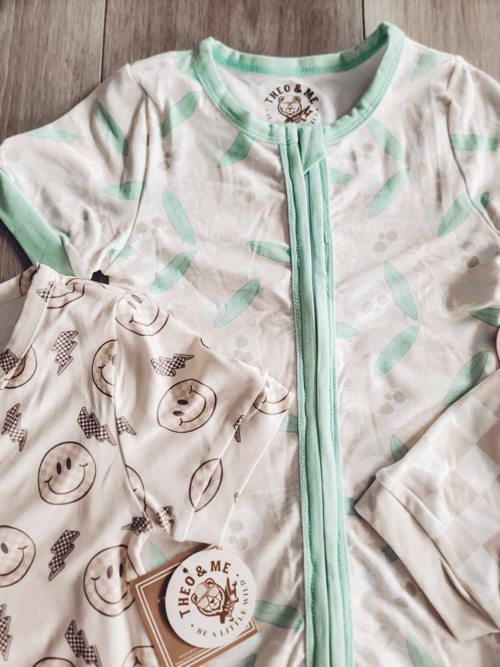 Tan Skull & Palm Tree Shorties Sleepers